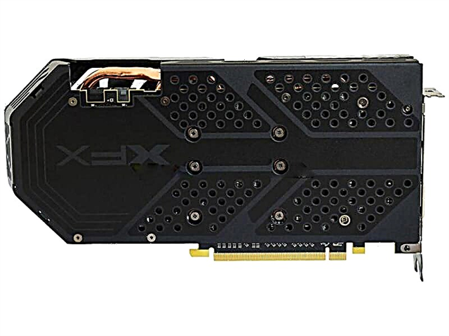 Ang core ng XFX Radeon RX 590 Fatboy OC + graphics card ay magpapatakbo sa dalas ng 1.6 GHz